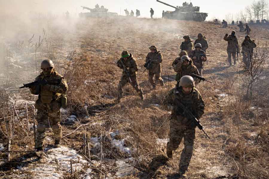 Russia blames US for Crimea deaths and vows response