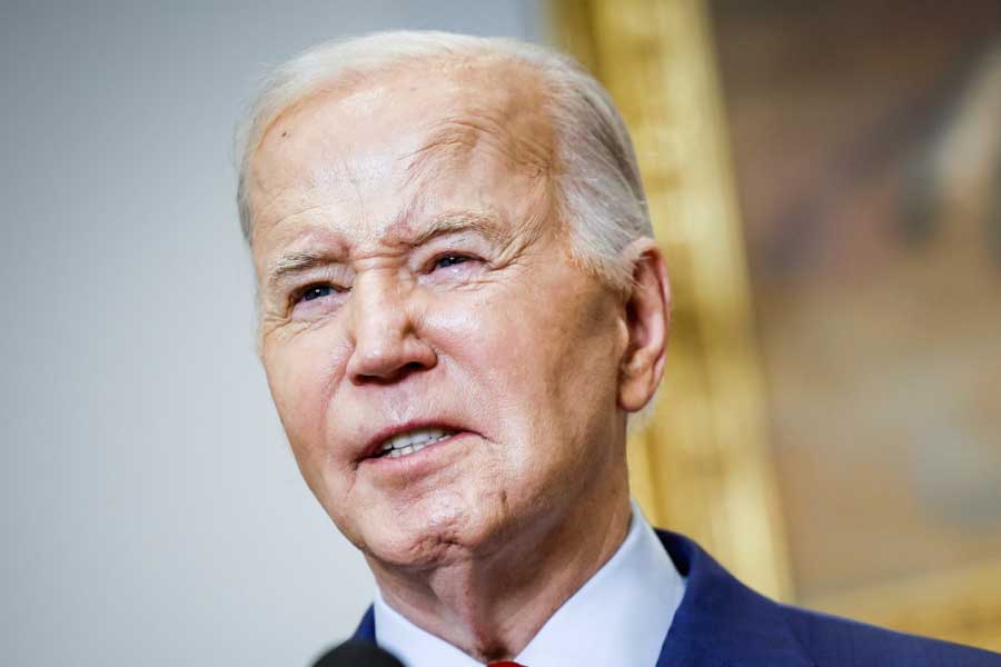 তিব্বত ইস্যু নিয়ে সম্প্রতি আমেরিকা নতুন একটি বিল এনেছে। আমেরিকান কংগ্রেসে ইতিমধ্যে সেই বিল পাশও হয়ে গিয়েছে। তিব্বত-চিন বিতর্ক আইন বা ‘রিস্‌লভ তিব্বত অ্যাক্ট’ আনতে চলেছে আমেরিকা।