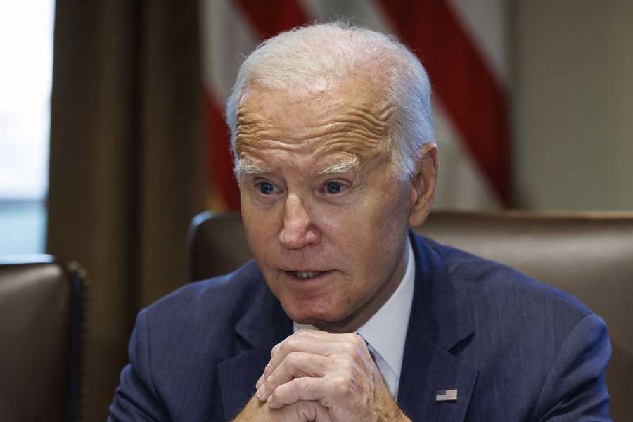 কংগ্রেসে পাশ হলেও এই বিলে এখনও সই করেননি আমেরিকার প্রেসিডেন্ট বাইডেন। তাঁর স্বাক্ষর পেলেই বিল আইনে পরিণত হবে। যা একেবারেই চাইছে না চিন। তাই স্বাক্ষর না করার জন্য তারা বাইডেনকে অনুরোধও করেছে।