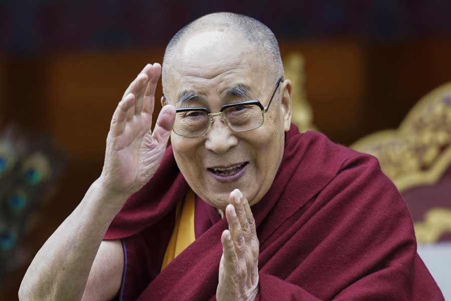 আমেরিকার কংগ্রেসে তিব্বত সংক্রান্ত এই বিল পাশের পরেই আমেরিকার বেশ কয়েক জন আইনজীবী ভারতে এসেছিলেন। ধর্মশালায় দলাই লামার সঙ্গে দেখা করে এ বিষয়ে আলোচনা করাই তাঁদের উদ্দেশ্য বলে জানিয়েছেন তাঁরা।