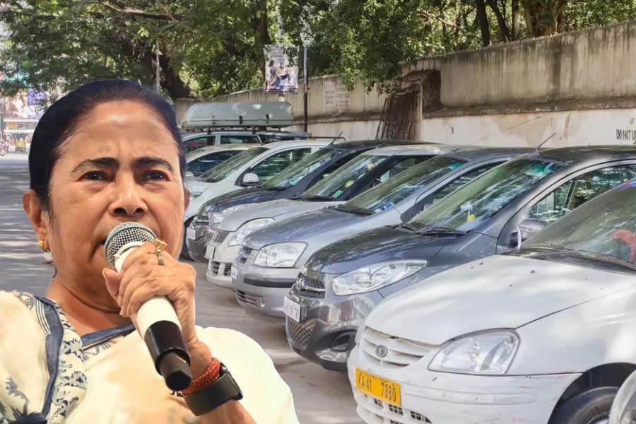 CM Mamata Banerjee directed the police to crack down on illegal parking