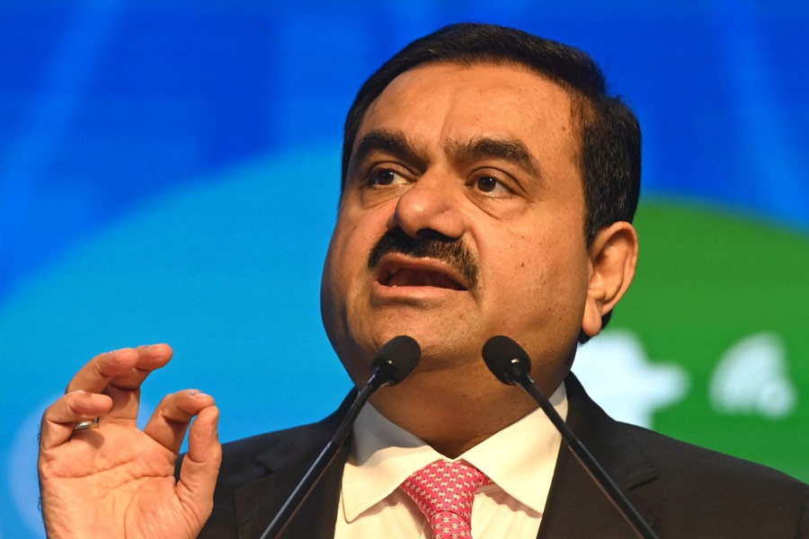 ২০২৩-২৪ অর্থবর্ষে গৌতম পেয়েছেন ৯.২৬ কোটি টাকা। আদানি এন্টারপ্রাইস লিমিটেড (এইএল) এবং আদানি পোর্টজ় অ্যান্ড এসইজ়েড লিমিটেড (এপিএসইজ়েড) থেকেই মূলত ওই বেতন পান তিনি।