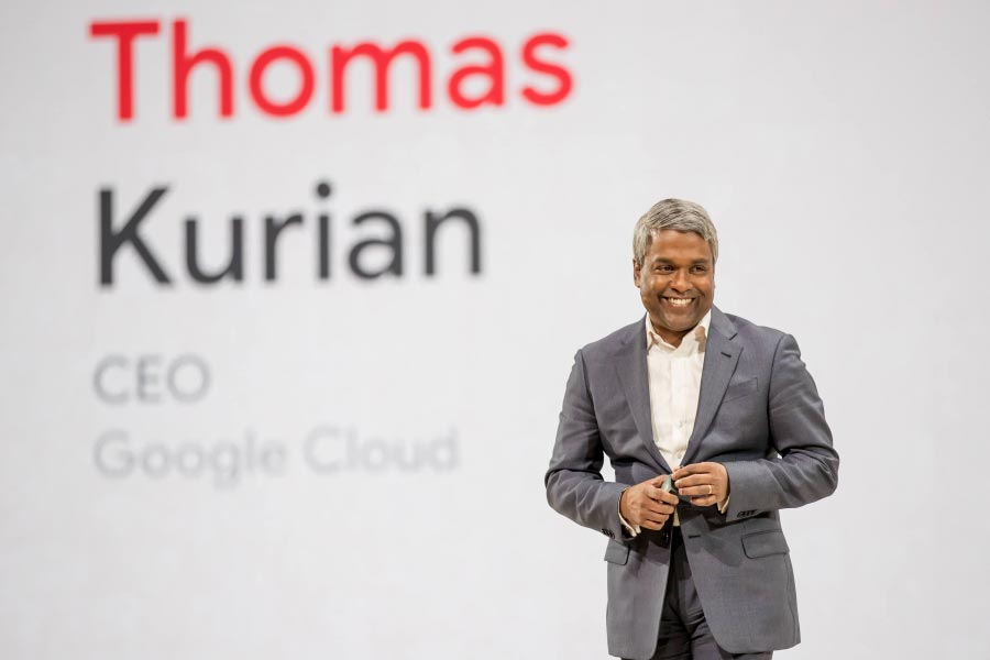 কেরলের গ্রামেই জন্ম, সেখানেই বেড়ে ওঠেন কুরিয়ান। তাঁর বাবা ছিলেন কেমিক্যাল ইঞ্জিনিয়ার। মা পেশায় শিক্ষিকা। সুতরাং, ছোট থেকেই পরিবারে উচ্চশিক্ষার আবহ পেয়েছিলেন তিনি। 