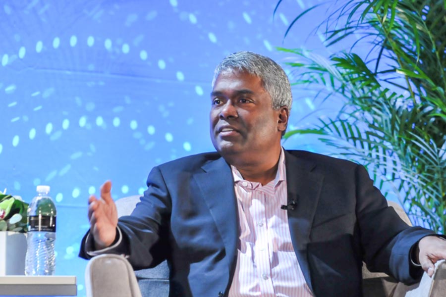 কুরিয়ানের এক যমজ ভাই রয়েছেন। তাঁর নাম জর্জ কুরিয়ান। তথ্যপ্রযুক্তির দুনিয়ায় তিনিও দাদার মতোই সফল। জর্জ এখন নেটঅ্যাপ নামক একটি বহুজাতিক সংস্থার সিইও পদে রয়েছেন।