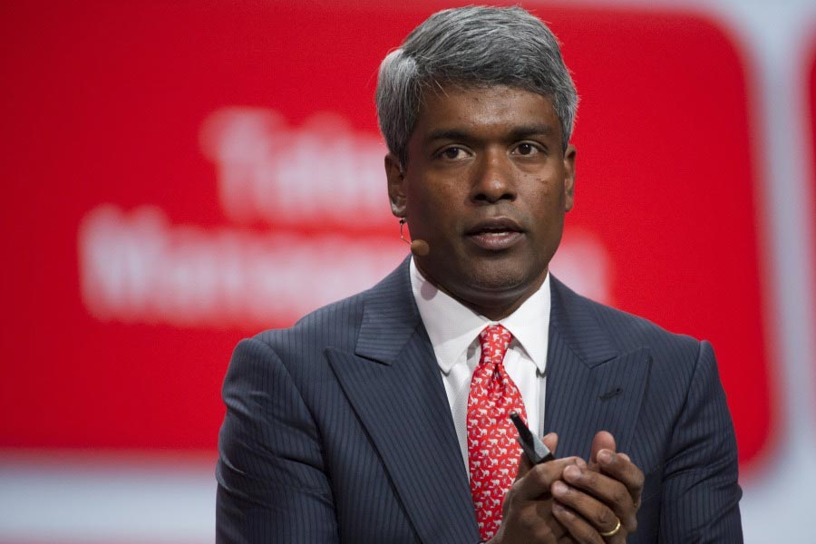 ম্যাক্‌কিনসে সংস্থা থেকে নিজের পেশাগত কেরিয়ার শুরু করেছিলেন কুরিয়ান। ১৯৯৬ সালে সেই চাকরি ছেড়ে যোগ দেন ওরাক্‌ল নামক সংস্থায়। সেখানেই কাটিয়ে দেন দীর্ঘ ২২ বছর।