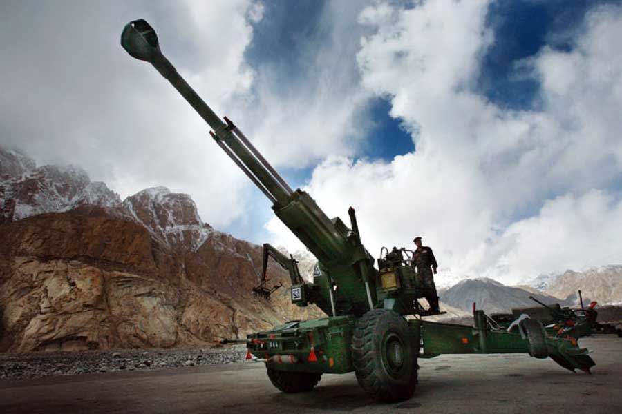 মনে করা হয়, মুশারফ ভেবেছিলেন দুই পরমাণু শক্তিধর দেশ যুদ্ধ করছে দেখে হস্তক্ষেপ করবে আমেরিকা-সহ আন্তর্জাতিক মহল। তাতে লাভের ধন আসবে পাকিস্তানেরই ঘরে। কাশ্মীরের ভূখণ্ড চলে আসবে তাদের দখলে।