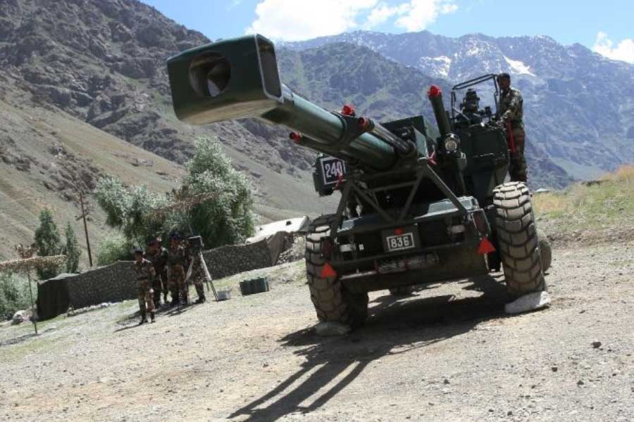 আন্তর্জাতিক মহলে এ-ও কানাঘুষো শুরু হয়েছিল যে, কার্গিল যুদ্ধে ভারতের উপর পরমাণু হামলা চালাতে বদ্ধপরিকর পাকিস্তান। 