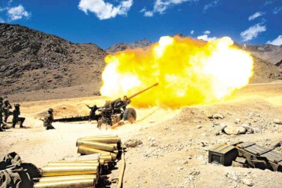 তবে ভারতও যে পাক হামলার জবাব দিতে তৈরি ছিল, তা পরে জানা যায়। ২০০০ সালে একটি প্রতিরক্ষা বিষয়ক পত্রিকা নিরাপত্তা বিশেষজ্ঞ সঞ্জয় বদ্রি-মহারাজকে উদ্ধৃত করে জানায়, ভারতও সেই সময় অন্তত পাঁচটি পারমাণবিক ক্ষেপণাস্ত্র নিজেদের হাতে মজুত রেখেছিল।