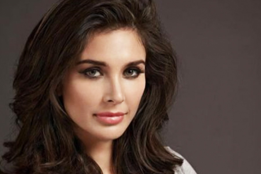 অস্থিমজ্জার ক্যানসারে আক্রান্ত হয়েছিলেন অভিনেত্রী লিসা রায়। এটিও এক বিরল ধরনের ক্যানসার। প্রথম দিকে ক্যানসারের কথা গোপন রেখেছিলেন লিসা। চিকিৎসার পাশাপাশি চালিয়ে গিয়েছিলেন কাজও। এই বিরল ক্যানসার থেকে সেরে ওঠা সহজ ছিল না। তাই মারণরোগ অতিক্রম করার পরে বহু মানুষের কাছে প্রেরণা হয়ে উঠেছিলেন তিনি।