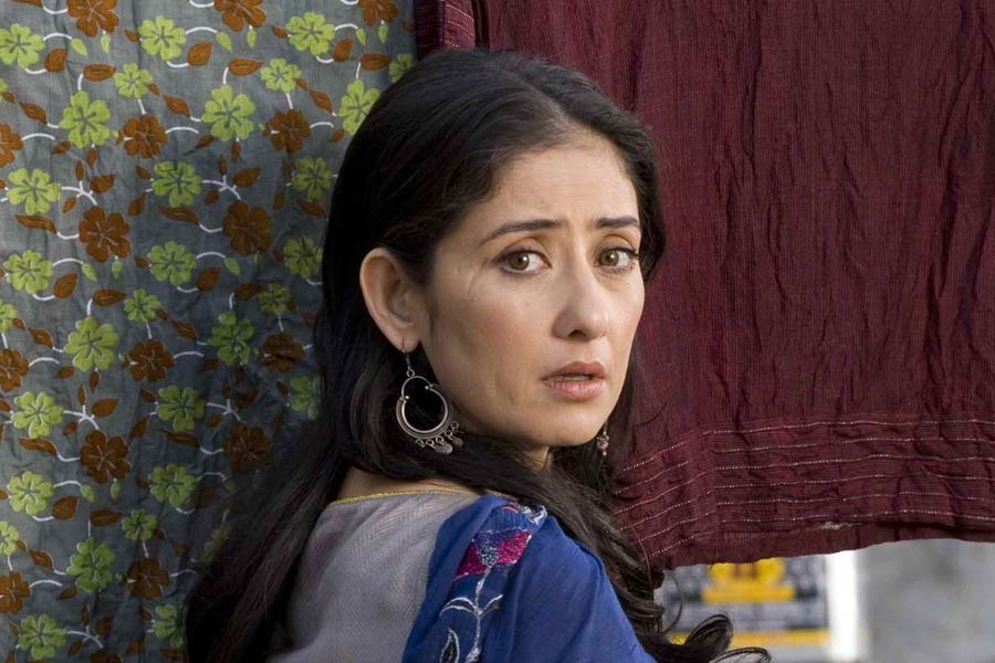 ২০১২-র নভেম্বরে ক্যানসার আক্রান্ত হন অভিনেত্রী মনীষা কৈরালা। ডিম্বাশয়ের ক্যানসার ধরা পড়েছিল তাঁর। আমেরিকায় গিয়ে চিকিৎসা করিয়েছিলেন তিনি। ক্যানসার ধরা পড়া থেকে সেরে ওঠা, এই পুরো সফর তাঁর বই ‘হিলড: হাউ ক্যানসার গেভ মি নিউ লাইফ’-এ তুলে ধরেছিলেন তিনি। ক্যানসার থেকে সেরে উঠে ফের কাজে যোগ দিয়েছেন অভিনেত্রী। ‘হীরামন্ডি’ সিরিজ়ে তাঁর অভিনয় প্রশংসিত হয়েছে।