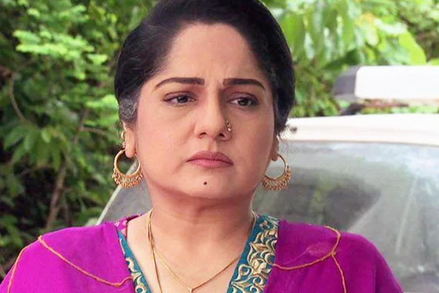 ধারাবাহিক ‘পুনর্বিবাহ’ খ্যাত অভিনেত্রী শগুফতা আলিও স্তন ক্যানসারে আক্রান্ত হয়েছিলেন। ২০ বছর আগে ক্যানসার ধরা পড়েছিল তাঁর। সেই সময়ে ক্যানসারের চিকিৎসা করার মতো সচ্ছল আর্থিক অবস্থাও ছিল না তাঁর। গয়না বেচে সেই টাকা দিয়ে ন'টি কেমোথেরাপি করিয়েছিলেন তিনি। কিন্তু সেই লড়াইও পার করে নিজের কাজে ফের যোগ দেন শগুফতা।