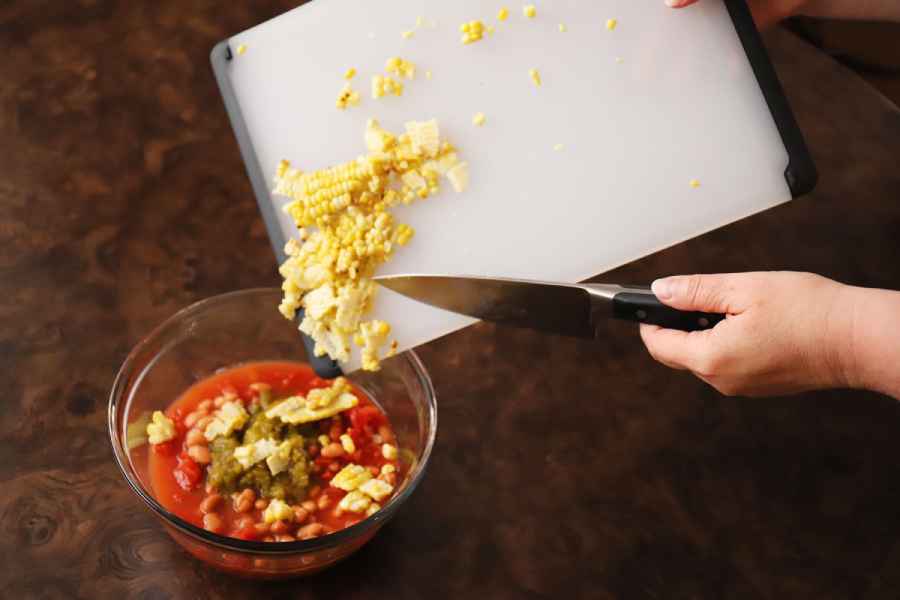 Why you should probably stop using plastic cutting board