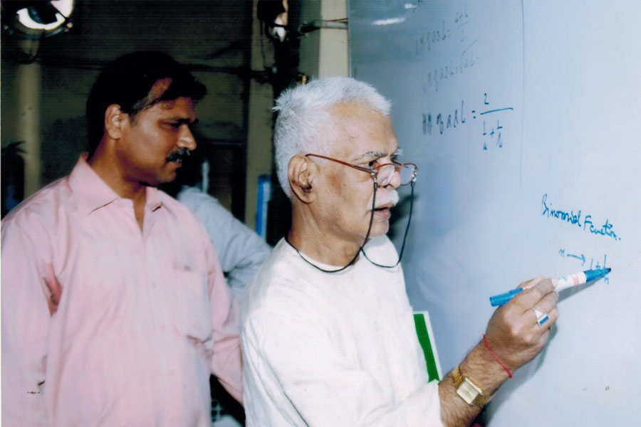 Who is Vashishtha Narayan Singh? An Indian Mathematician who was crippled by Mental Illness