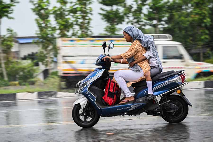 বৃষ্টিদিনে। কৃষ্ণনগরে।