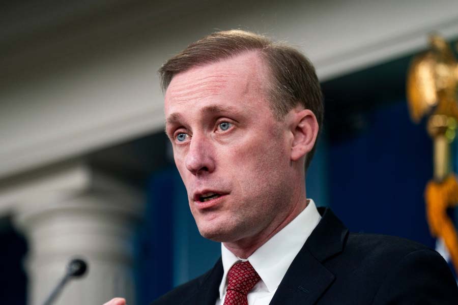 এই পরিস্থিতিতে আমেরিকার জাতীয় নিরাপত্তা উপদেষ্টা জেক সালিভান দু’দিনের সফরে ভারতে এসেছিলেন। বৈঠক করেছেন প্রধানমন্ত্রী নরেন্দ্র মোদী, বিদেশমন্ত্রী এস জয়শঙ্কর এবং জাতীয় নিরাপত্তা উপদেষ্টা অজিত ডোভালের সঙ্গে।