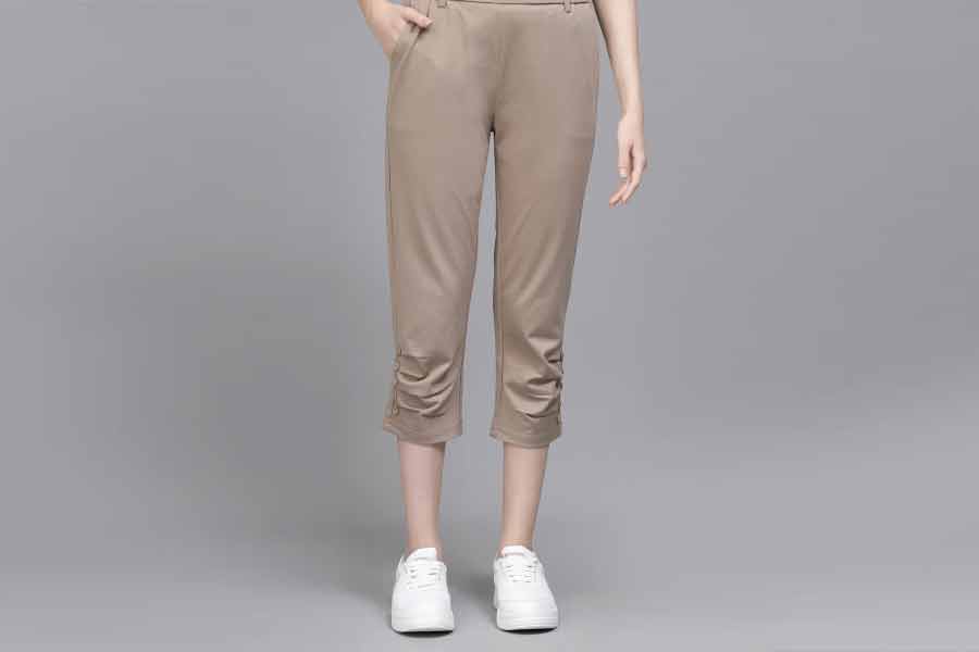 পরতে পারেন এই ধরনের প্যান্ট। 