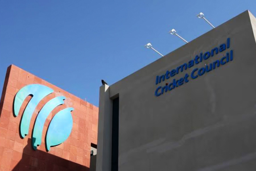 নতুন ফরম্যাটে নতুন নিয়মের সঙ্গে মানিয়ে-গুছিয়ে আন্তর্জাতিক ক্রিকেট কাউন্সিল (আইসিসি) আয়োজন করে ফেলল আস্ত একটা বিশ্বকাপের। ২০০৭ সালে প্রথম বার টি২০ বিশ্বকাপ দেখেছিল দুনিয়া।