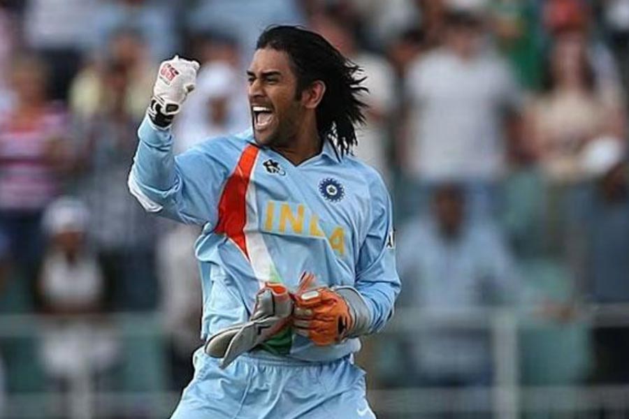 প্রথম বারেই ২০ ওভারের বিশ্বকাপে চ্যাম্পিয়ন হয়েছিল ভারত। ফাইনালে মহেন্দ্র সিংহ ধোনির দল হারিয়ে দিয়েছিল পাকিস্তানকে। শেষ ওভার পর্যন্ত ম্যাচ গড়িয়েছিল। টান টান উত্তেজনায় রূপকথা লিখেছিলেন ধোনিরা।