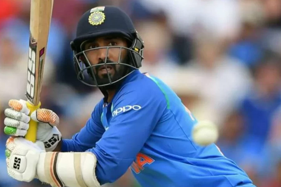 ধোনির বিজয়ী দলের অন্যতম সদস্য ছিলেন দীনেশ কার্তিক। ২০২৪ সালে তিনি সকল প্রকার ক্রিকেট এবং আইপিএল থেকেও অবসর ঘোষণা করেছেন। বর্তমানে আইসিসির অধীনে ধারাভাষ্যকার হিসাবে কাজ করেন কার্তিক।