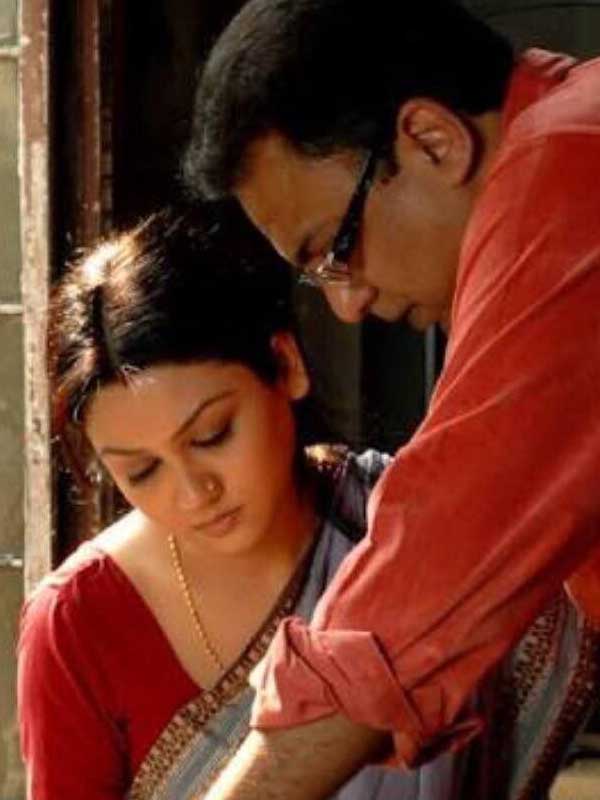 ‘আবর্ত’ ছবির শুটিং ফ্লোরে জয়ার সঙ্গে অরিন্দম।
