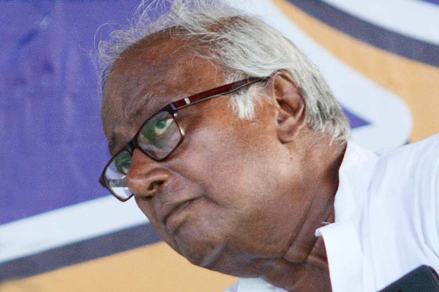 Controversy over Saugata Roy’s statement Just before Lok Sabha Election 2024 dgtld