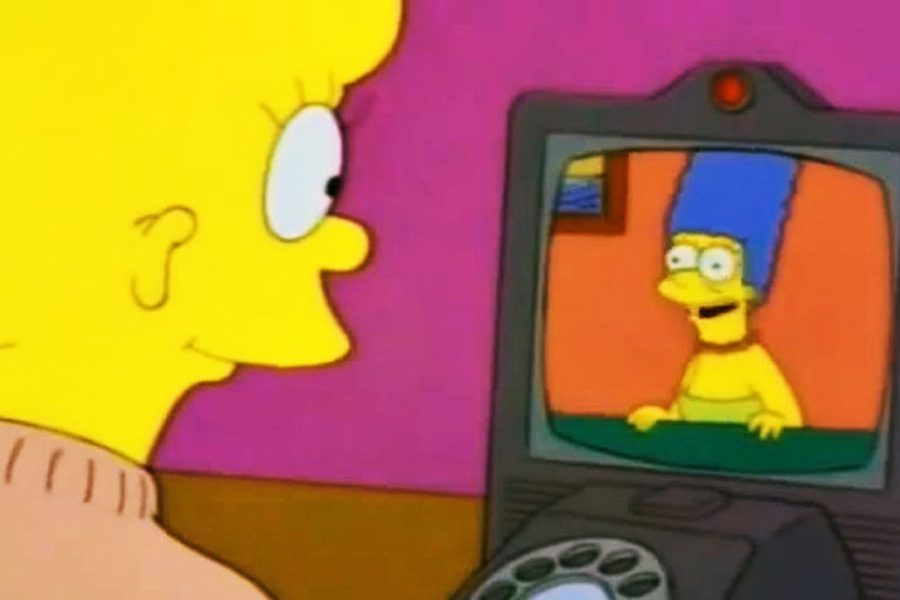 ভিডিয়ো কল, স্মার্টওয়াচ বা ইলন মাস্কের ‘টেসলা’ সংস্থার তৈরি সাইবার ট্রাকের ধারণাও আবিষ্কারের অনেক আগেই ‘সিম্পসন’-এর বিভিন্ন পর্বে দেখানো হয়েছে বলে দাবি। 