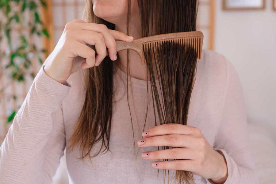 How to straighten your hair without a straightener