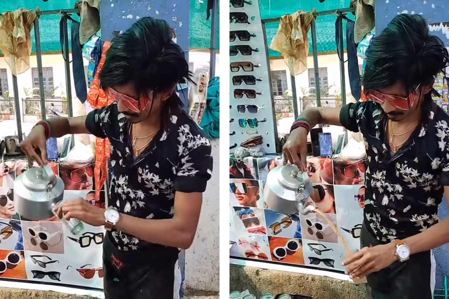 ডলির চোখে সব সময় থাকে বাহারি চশমা। অনেক সময় একটি চশমা থাকে চোখে, অন্যটি মাথার উপর। কখনও-সখনও বুকপকেটেও একটি করে চশমা গুঁজে রাখেন।