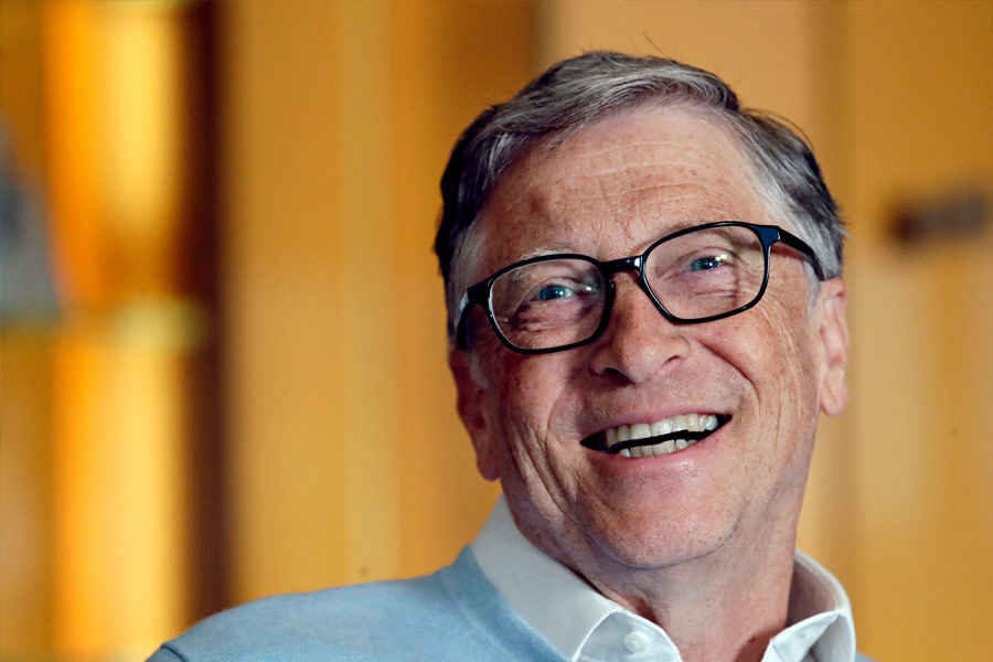 ডলির অবশ্য দাবি, তিনি জানতেনই না যে বিশ্বের অন্যতম ধনকুবেরের সঙ্গে কথা বলছেন। তিনি ভেবেছিলেন গেটস এক জন সাধারণ বিদেশি। তবে পরে তিনি সত্যি জানতে পারেন। ডলি বলেন, ‘‘আমি জানতাম না যে উনি বিল গেটস। আমি ভেবেছিলাম তিনি সাধারণ এক জন বিদেশি। তাই আমার তাঁকে চা পরিবেশন করা উচিত। পরের দিন আমি যখন হায়দরাবাদ থেকে নাগপুরে ফিরে আসি তখন বুঝতে পারি যে কে আমার হাতে চা খেয়ে গিয়েছেন।’’ 