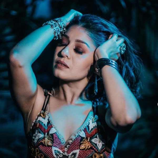 Know all about the Indian playback singer Sunidhi Chauhan including her personal life and career