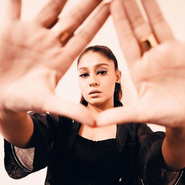 Know all about the Indian playback singer Sunidhi Chauhan including her personal life and career