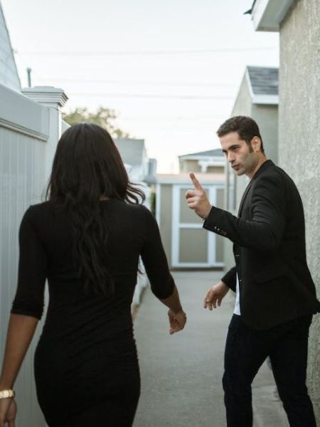 Is your partner cheating on you? Do not ignore these 7 signs dgtl