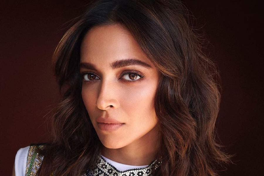 কানাঘুষো শোনা যায়, ‘প্রেম রতন ধন পায়ো’ ছবিতে সলমনের বিপরীতে অভিনয়ের প্রস্তাব দেওয়া হয় দীপিকাকে। কিন্তু ব্যক্তিগত কারণে নাকি সেই প্রস্তাবও ফিরিয়ে দেন অভিনেত্রী।