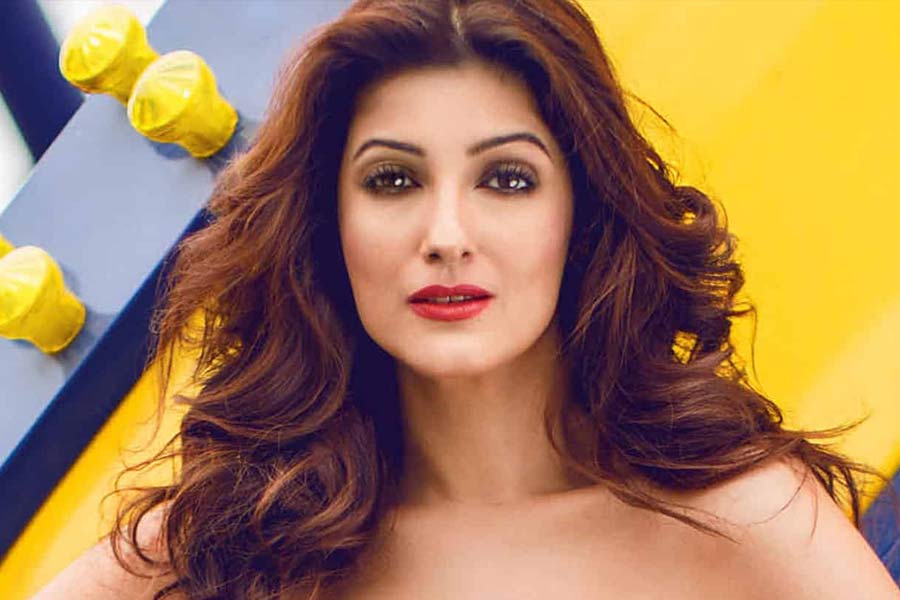 বলিপাড়ায় কানাঘুষো শোনা যায়, কোনও এক অজানা কারণে ‘যব প্যার কিসি সে হোতা হ্যায়’ ছবিতে অভিনয়ের পর আর সলমনের সঙ্গে কাজ করতে চাননি টুইঙ্কল।