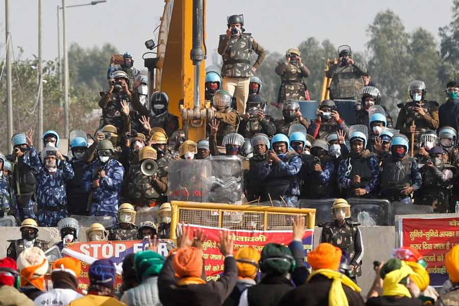 Farmers to resume Delhi March Today police increase surveillance on border