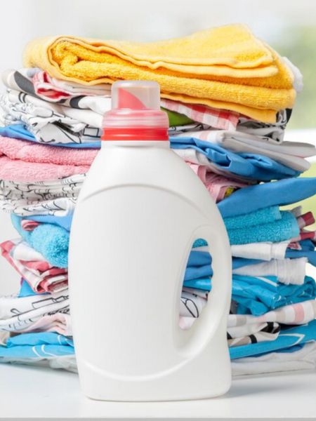 Know what is best for washing clothes powder detergent or liquid detergent dgtl