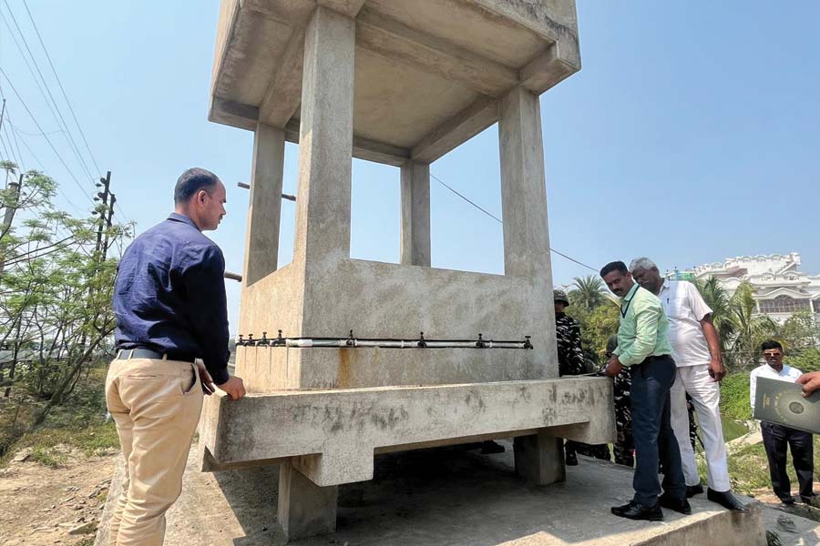শাহজাহান শেখের বাড়ির সামনে এই জলের ট্যাঙ্কের কাছেই ইডি আধিকারিকেরা আহত  হয়েছিলেন বলে প্রত্যক্ষদর্শীরা জানান।