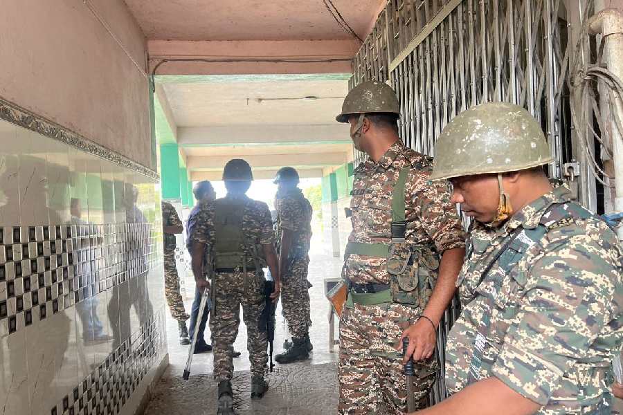 শেখ শাহজাহান মার্কেটে সিবিআই।