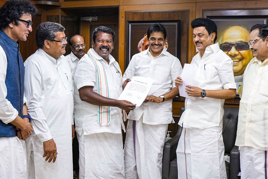 DMK finalizes seat sharing pact with Congress, allots nine seats in Tamil Nadu
