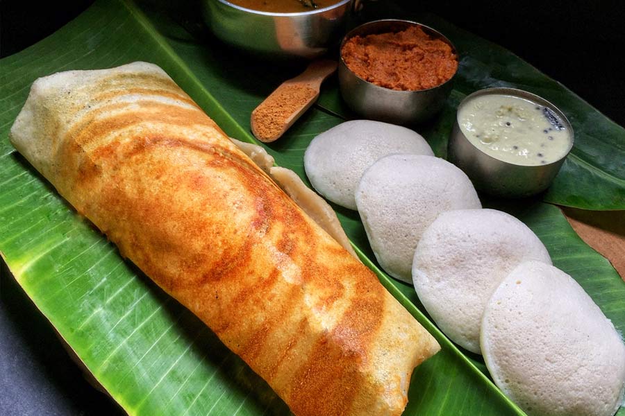 কলেজে পড়াকালীন দোসা এবং ইডলি খেতে পছন্দ করতেন মুকেশ। সাক্ষাৎকারে এমনটাই জানিয়েছিলেন শিল্পপতি।