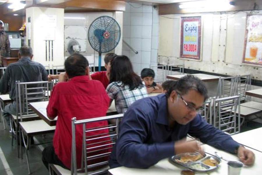 ‘ক্যাফে মাইসোর’ রেস্তরাঁর তরফে জানানো হয়েছে যে, মুম্বইয়ে যে সমস্ত দক্ষিণ ভারতীয় রেস্তরাঁ রয়েছে সেগুলির মধ্যে তাদের রেস্তরাঁ সবচেয়ে পুরনো।