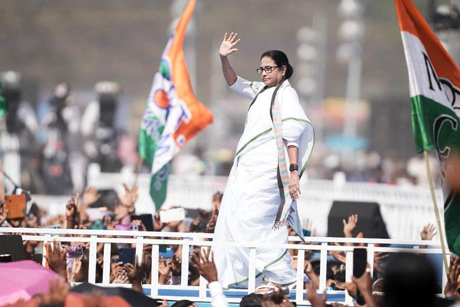 Top fashion looks from TMC Jonogorjon Sabha