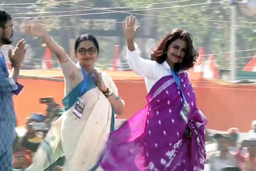 Top fashion looks from TMC Jonogorjon Sabha