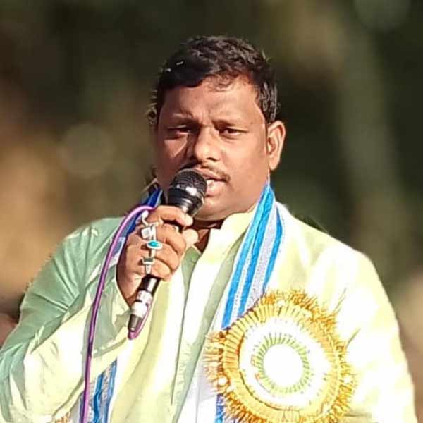 মথুরাপুর আসনে নতুন মুখ নিয়ে এসেছে তৃণমূল। সেখানে প্রার্থী হয়েছেন বাপি হালদার। দক্ষিণ ২৪ পরগনার জেলা পরিষদের খাদ্য কর্মাধ্যক্ষ পদে রয়েছেন তিনি। গত বছর সুন্দরবন সাংগঠনিক জেলা যুব তৃণমূলের সভাপতি হন বাপি। 