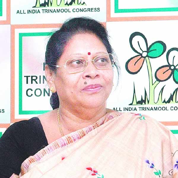 দক্ষিণ কলকাতায় আবার মালা রায়কে প্রার্থী করেছে তৃণমূল। ওই আসনে বেশ কয়েক বারের সাংসদ তিনি। আবার তিনি ঘাসফুলের টিকিট পেলেন। 