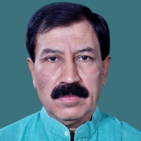 হাওড়া লোকসভা আসনে প্রাক্তন ফুটবলার প্রসূন বন্দ্যোপাধ্যায়কে আবার টিকিট দিল তৃণমূল। ওই আসন থেকে এর আগে জিতে তিনি সাংসদ হয়েছেন। 