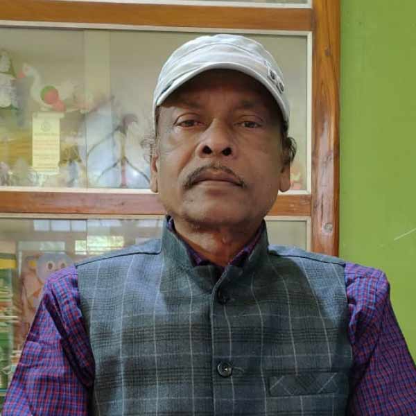 ঝাড়গ্রাম আসনে তৃণমূল প্রার্থী করেছে কালীপদ সোরেনকে। আদিবাসী এই নেতাকে জঙ্গলমহলের গুরুত্বপূর্ণ আসনে প্রতিদ্বন্দ্বিতার জন্য বেছে নিয়েছে তৃণমূল। 