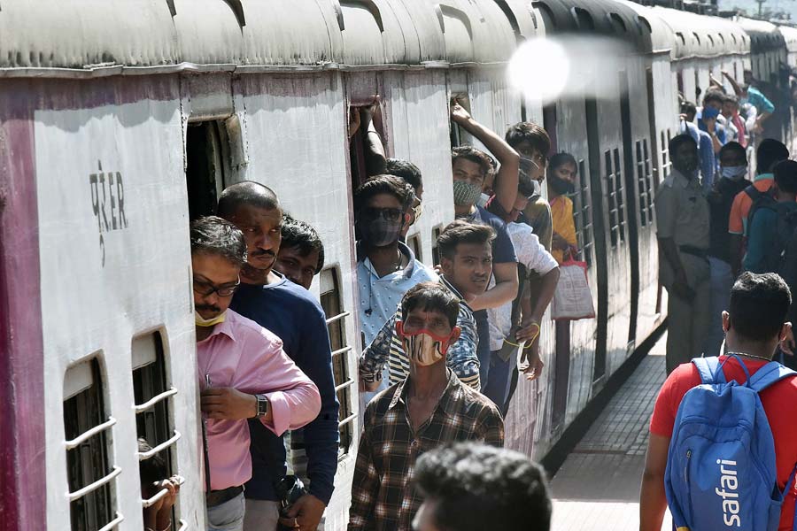 Huge number of trains has been cancelled in Sealdah Section for 52 hours