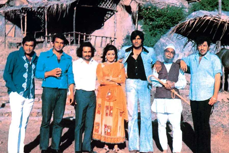 ‘শোলে’ ছবিতে রহিম চাচার চরিত্রে অভিনয় করে রাতারাতি জনপ্রিয় হয়ে ওঠেন অবতার। চার দশক ধরে কোনও না কোনও ছবিতে ছোটখাটো চরিত্রে অভিনয় করেছেন তিনি।