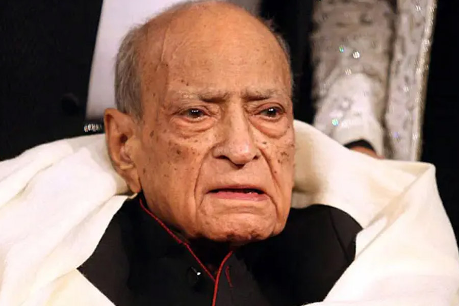 ২০১২ সালে ‘কৃষ্ণ অওর কংস’ নামের অ্যানিমেশন ছবিতে উগ্রসেন চরিত্রের নেপথ্যে কণ্ঠ দিয়েছিলেন অবতার। ‘মধুবালা’ নামের হিন্দি ধারাবাহিকে অতিথিশিল্পী হিসাবে শেষ অভিনয় করতে দেখা যায় তাঁকে।